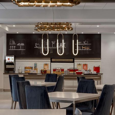 Hampton Inn By Hilton Winnipeg Downtown Екстериор снимка