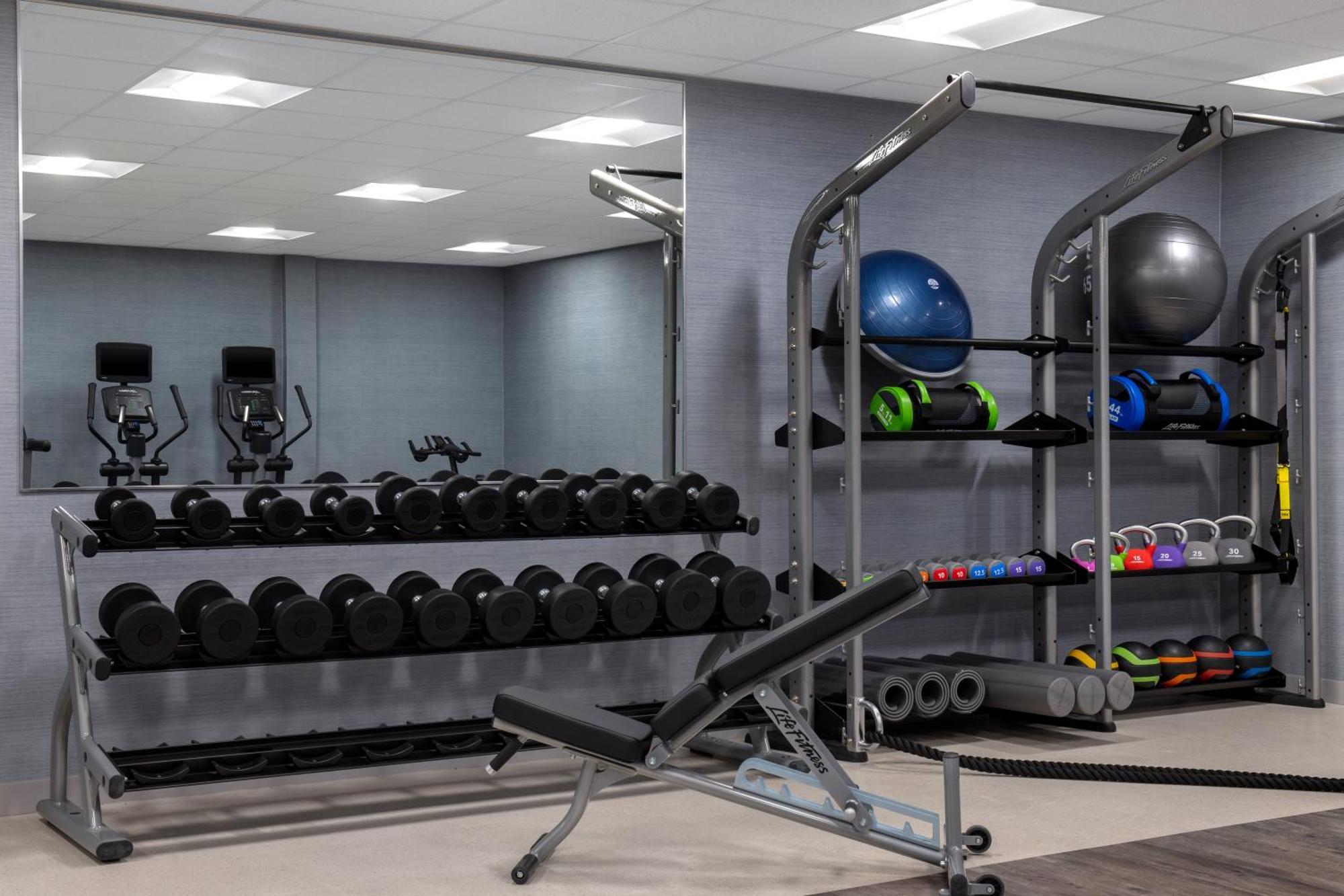 Hampton Inn By Hilton Winnipeg Downtown Екстериор снимка
