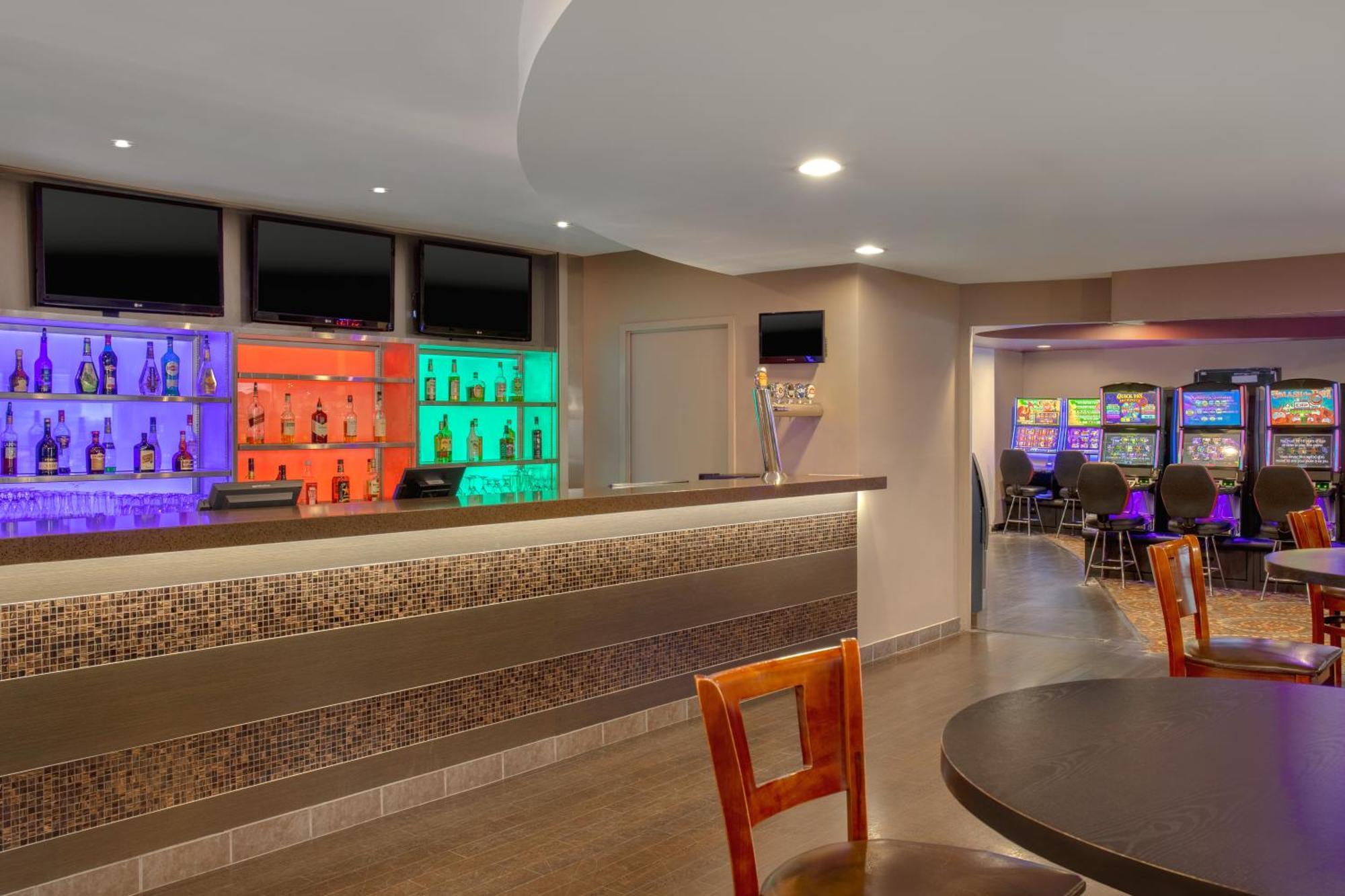 Hampton Inn By Hilton Winnipeg Downtown Екстериор снимка