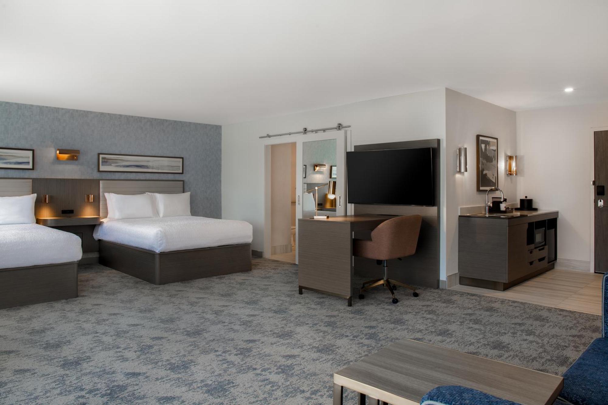 Hampton Inn By Hilton Winnipeg Downtown Екстериор снимка