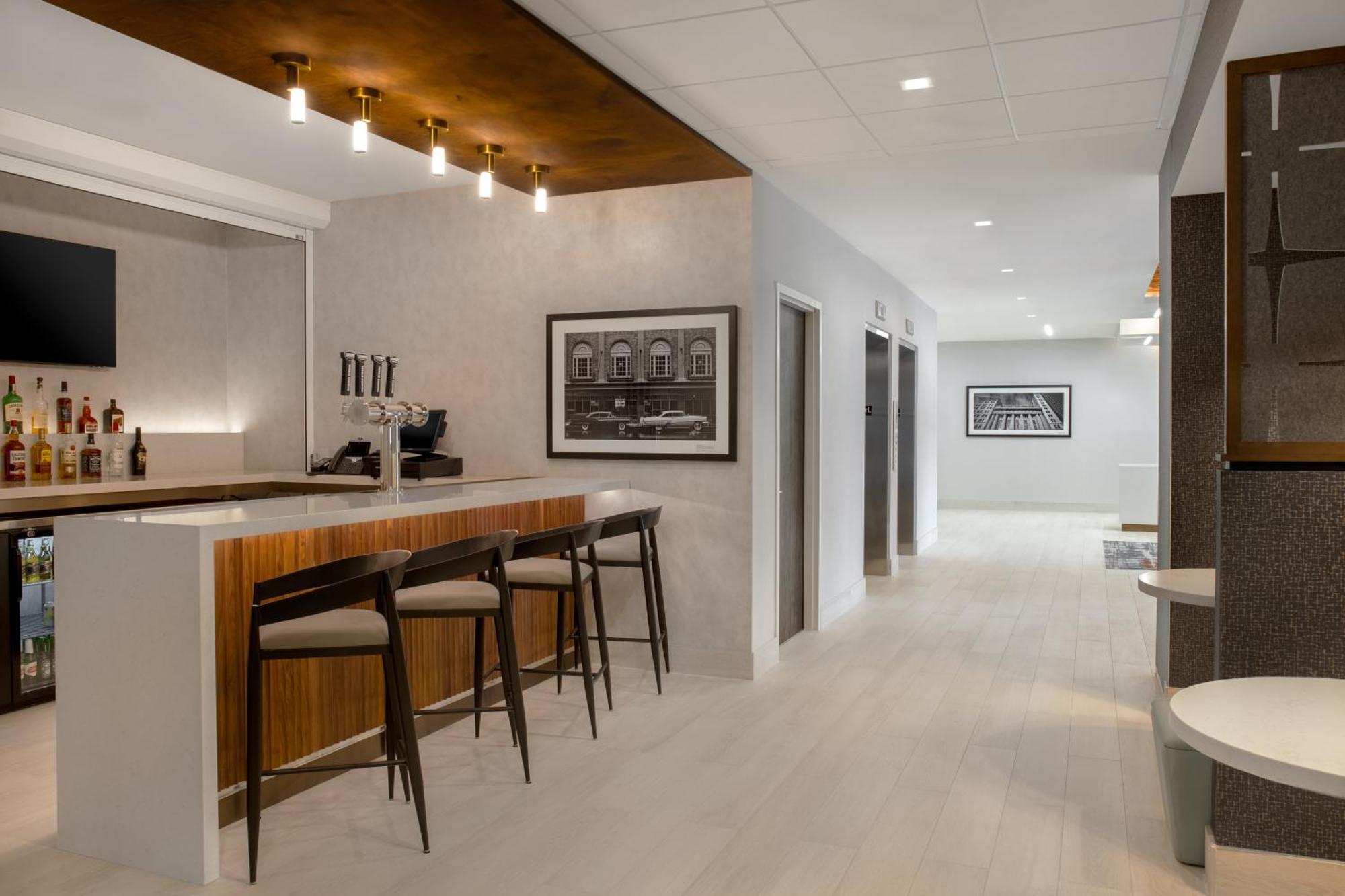 Hampton Inn By Hilton Winnipeg Downtown Екстериор снимка