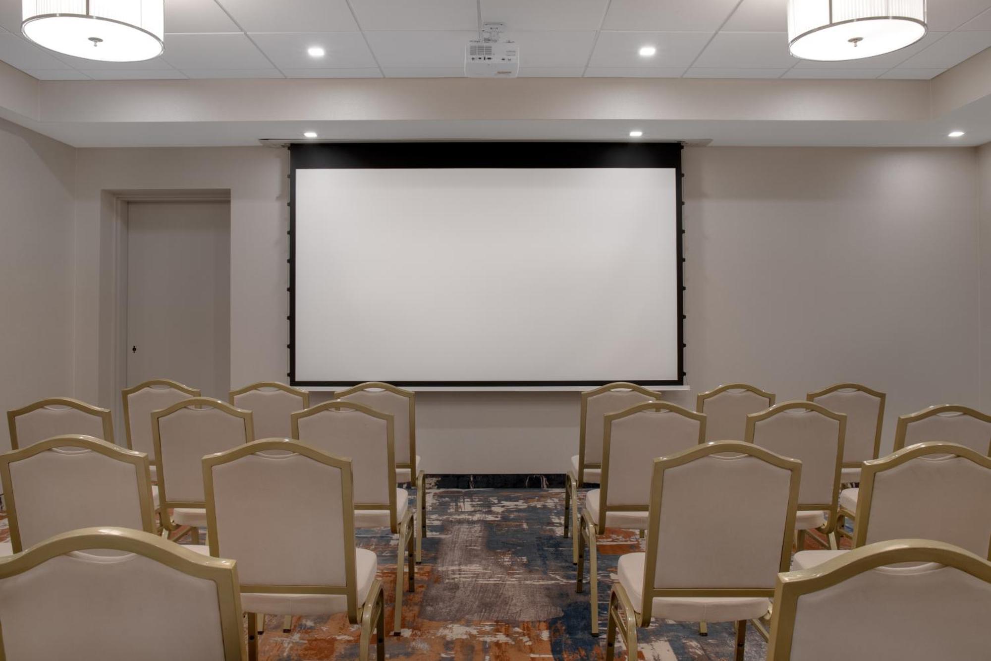 Hampton Inn By Hilton Winnipeg Downtown Екстериор снимка