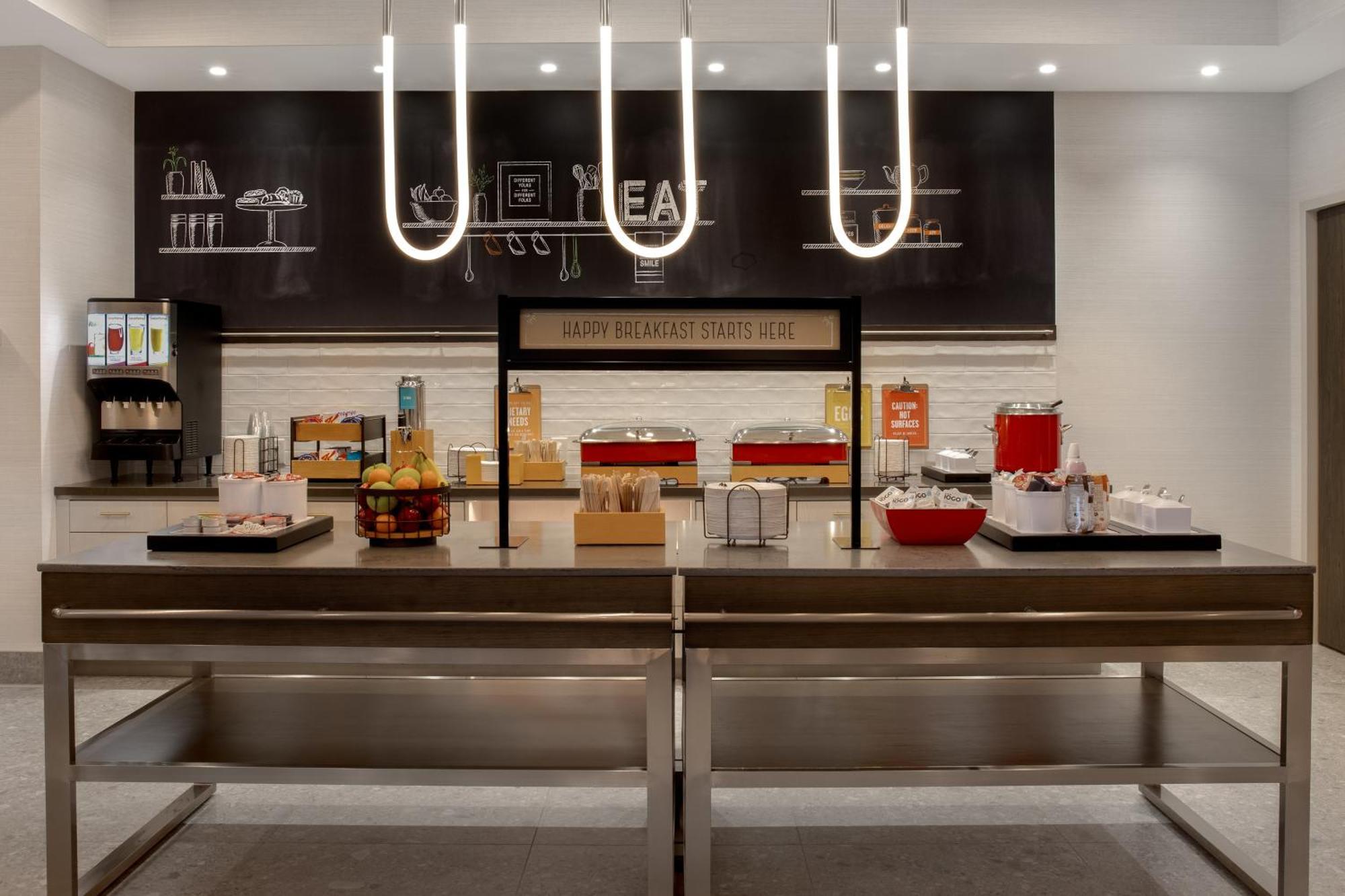 Hampton Inn By Hilton Winnipeg Downtown Екстериор снимка