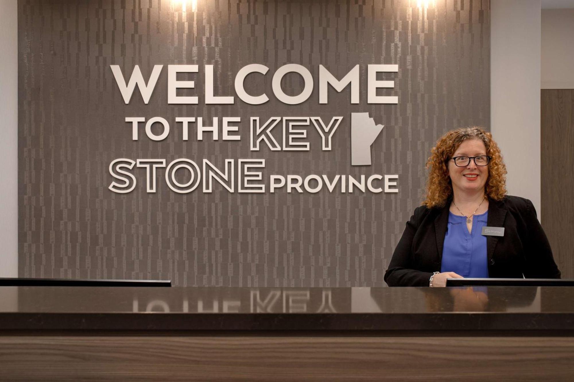 Hampton Inn By Hilton Winnipeg Downtown Екстериор снимка